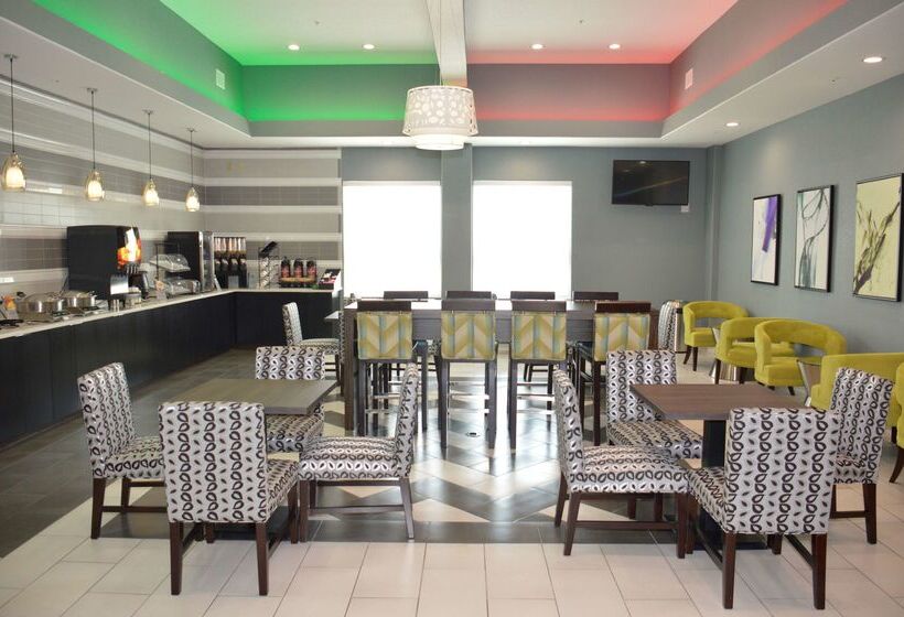 Отель Best Western Plus Pflugerville Inn & Suites