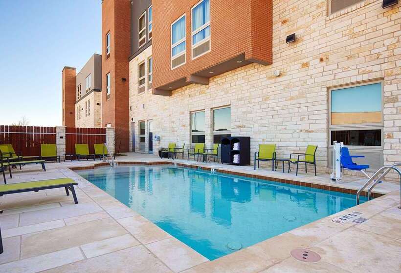 Отель Best Western Plus Pflugerville Inn & Suites