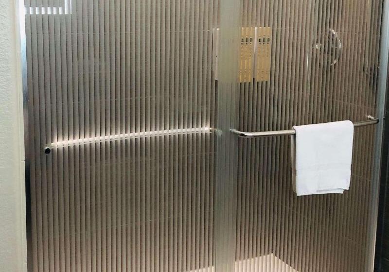 Отель Best Western Plus Pflugerville Inn & Suites