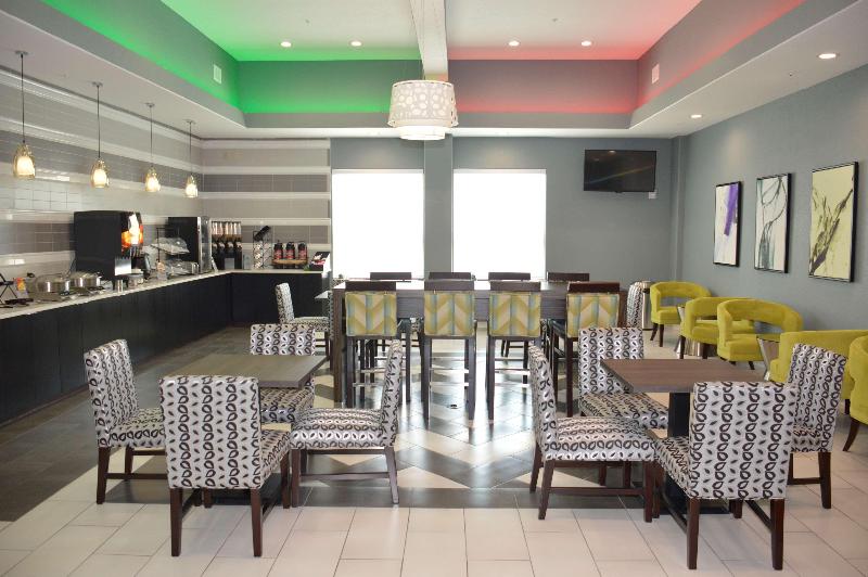 Отель Best Western Plus Pflugerville Inn & Suites