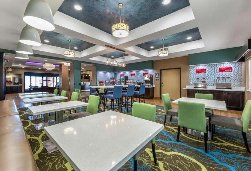 Отель Best Western Plus Taft Inn