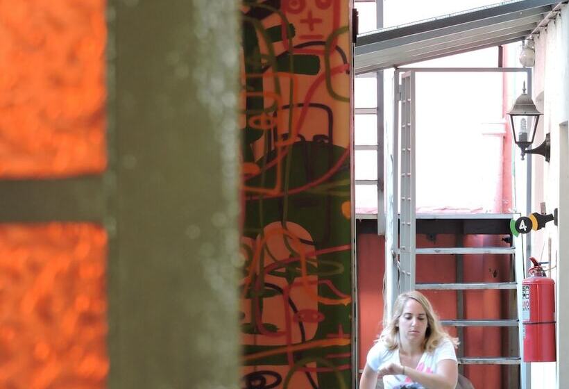 Отель Bonarda Bon Hostel