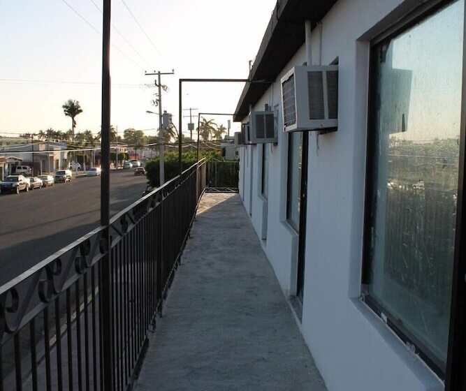 فندق Bugambilias