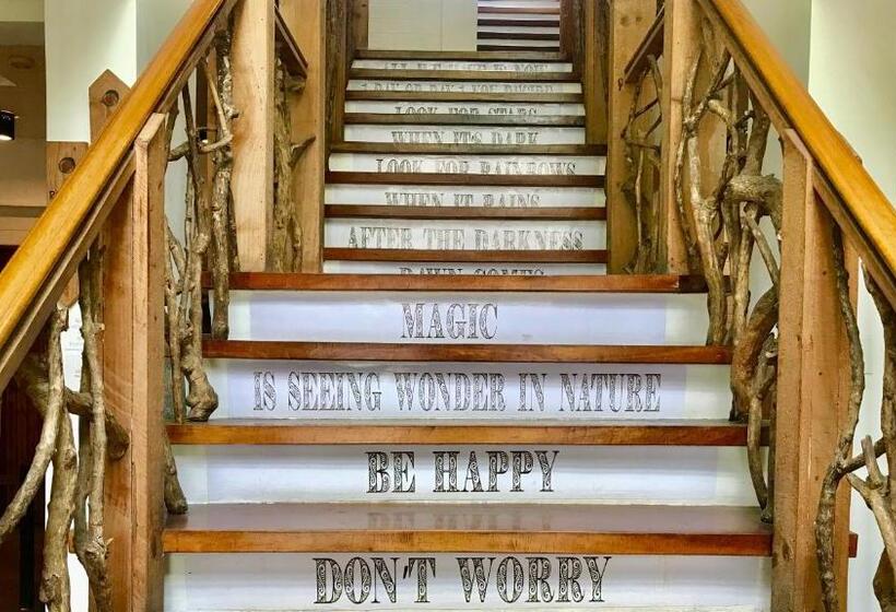 Cabins By Eco Hotel Tagaytay