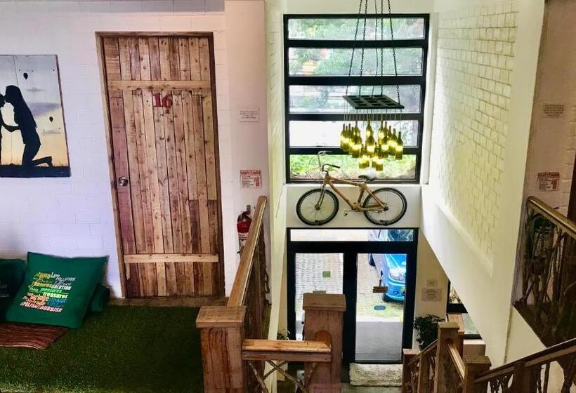 Cabins By Eco Hotel Tagaytay