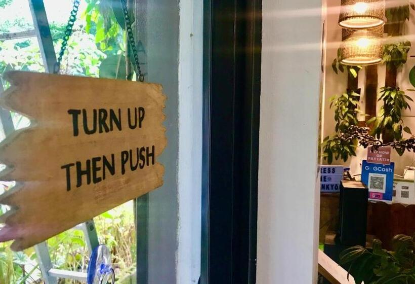 Cabins By Eco Hotel Tagaytay