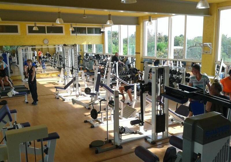 호텔 Camping & Resort La Torre Del Sol