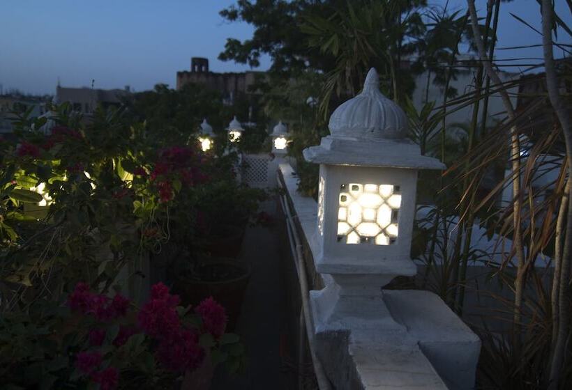 Отель Chitra Katha A Story Per Stay