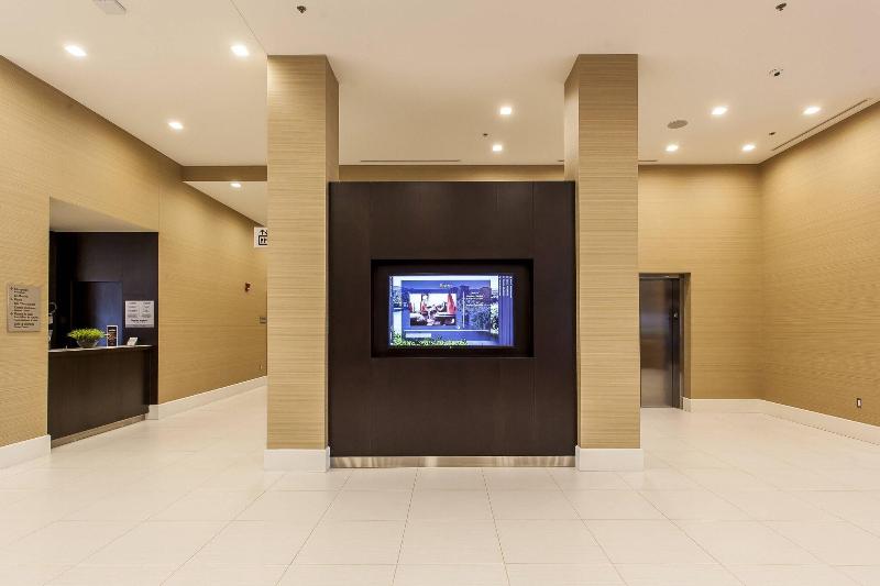 فندق Courtyard By Marriott Montreal West Island/baie D’urfe