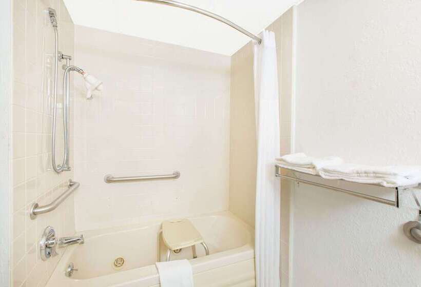 فندق Days Inn By Wyndham Effingham