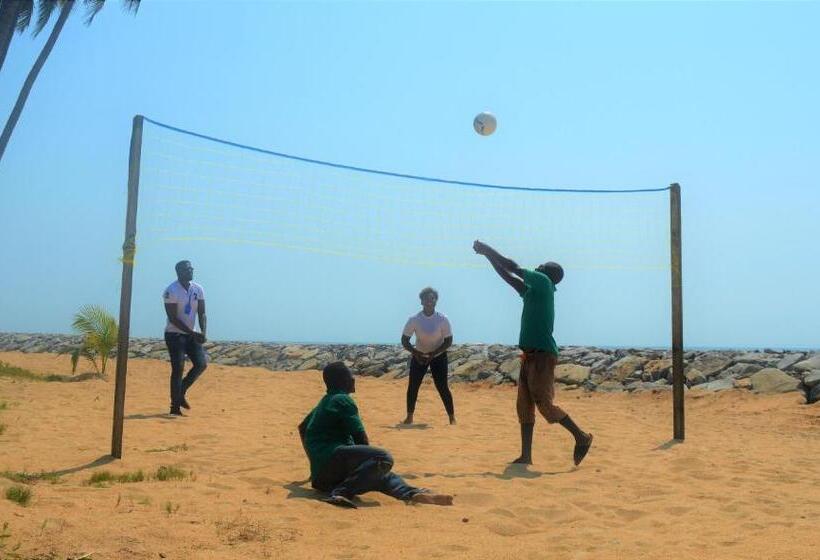 בית מלון כפרי Elmina Bay Resort