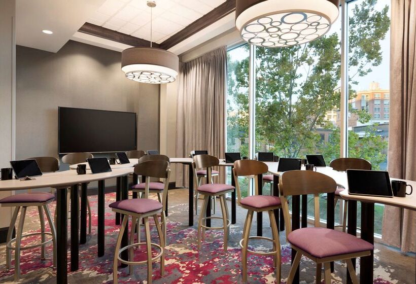 בית מלון כפרי Embassy Suites By Hilton Greenville Downtown Riverplace