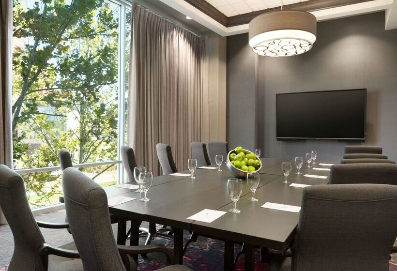 בית מלון כפרי Embassy Suites By Hilton Greenville Downtown Riverplace