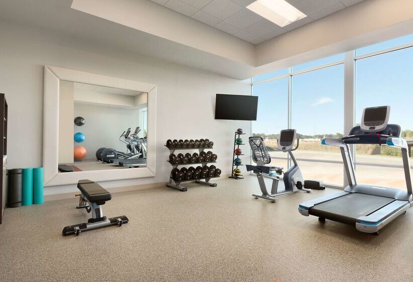 בית מלון כפרי Embassy Suites By Hilton Greenville Downtown Riverplace