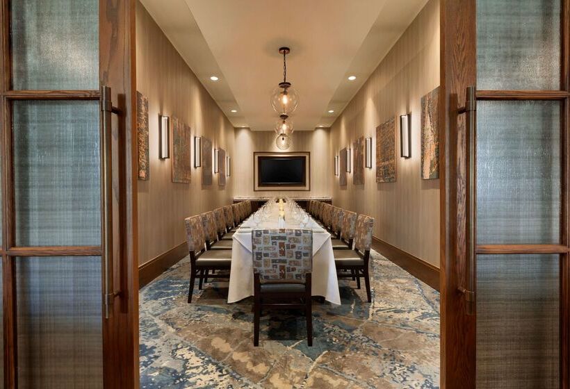 בית מלון כפרי Embassy Suites By Hilton Greenville Downtown Riverplace