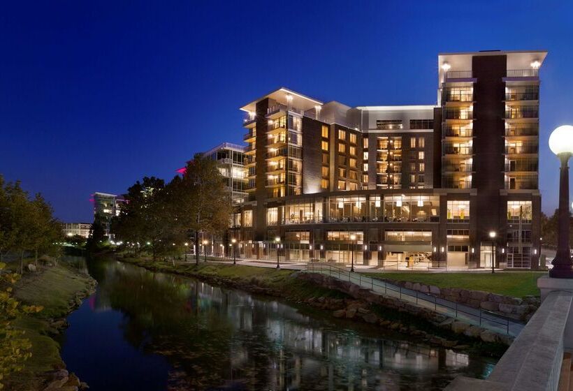 בית מלון כפרי Embassy Suites By Hilton Greenville Downtown Riverplace