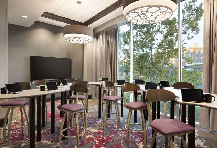 בית מלון כפרי Embassy Suites By Hilton Greenville Downtown Riverplace