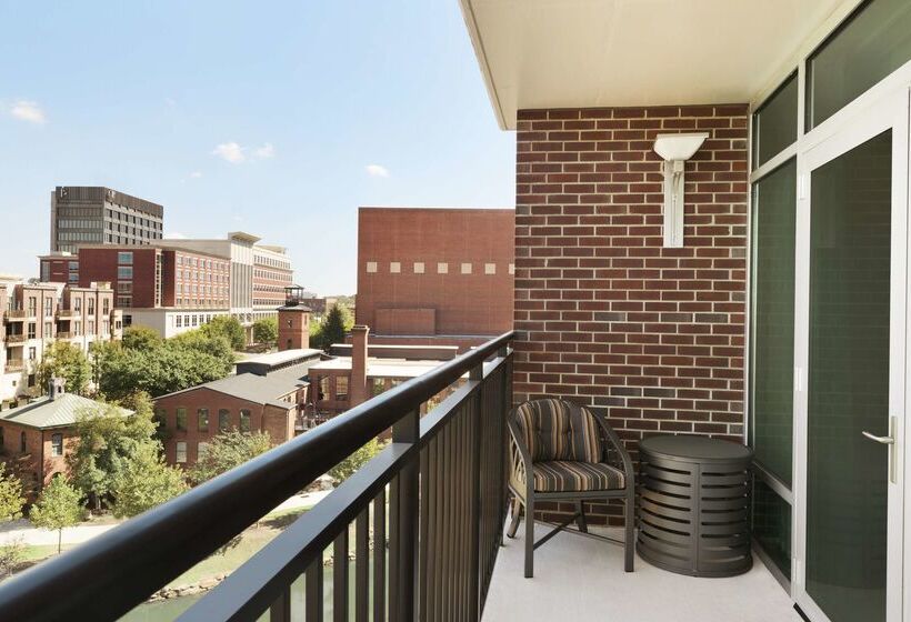 בית מלון כפרי Embassy Suites By Hilton Greenville Downtown Riverplace