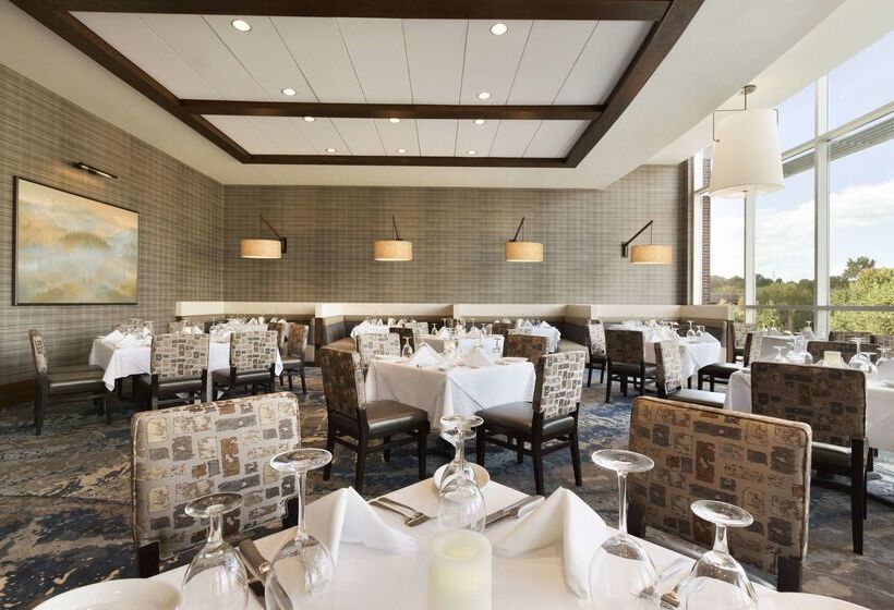 בית מלון כפרי Embassy Suites By Hilton Greenville Downtown Riverplace