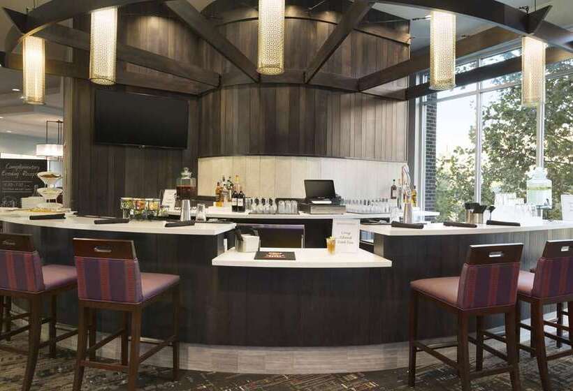 בית מלון כפרי Embassy Suites By Hilton Greenville Downtown Riverplace