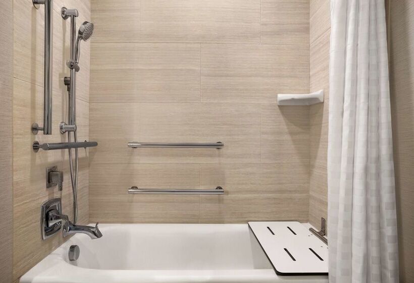 هتل Embassy Suites By Hilton Mcallen Convention Center