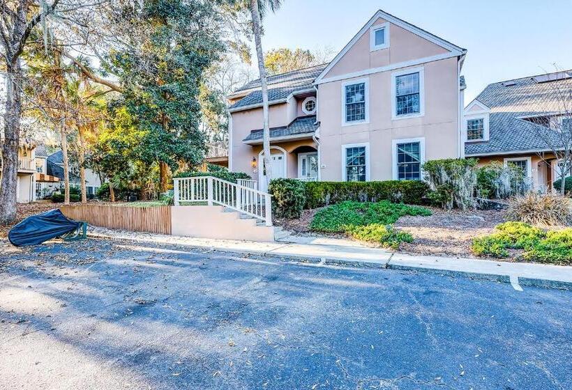 호텔 Evian At Shipyard By Hilton Head Accommodations