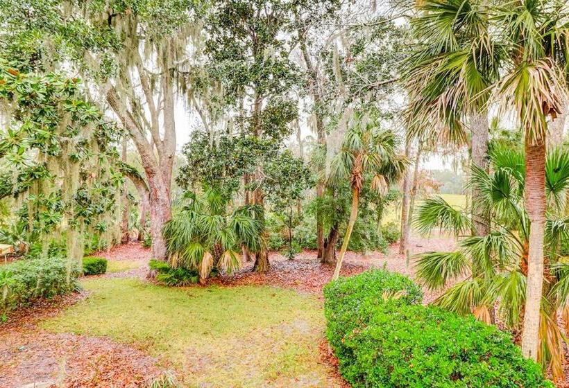 호텔 Evian At Shipyard By Hilton Head Accommodations