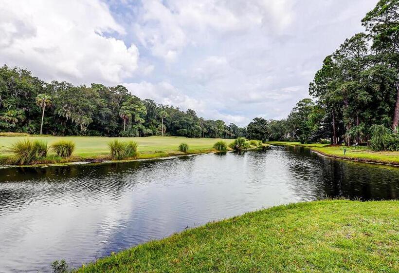 호텔 Evian At Shipyard By Hilton Head Accommodations