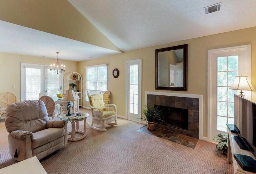 호텔 Evian At Shipyard By Hilton Head Accommodations