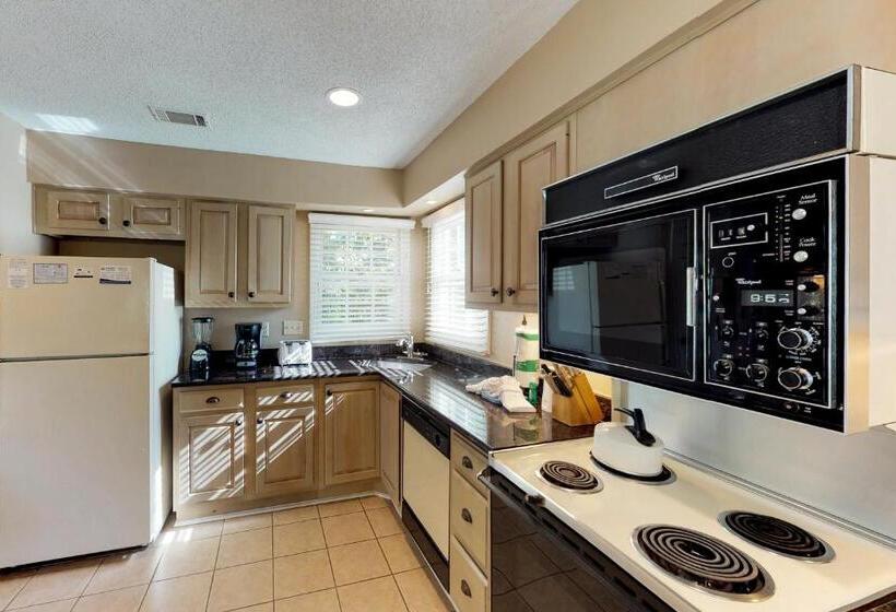 호텔 Evian At Shipyard By Hilton Head Accommodations