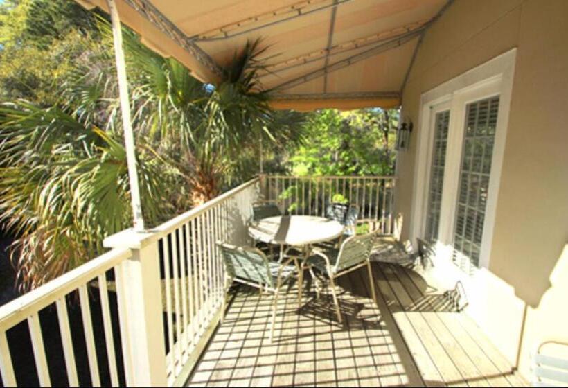 호텔 Evian At Shipyard By Hilton Head Accommodations