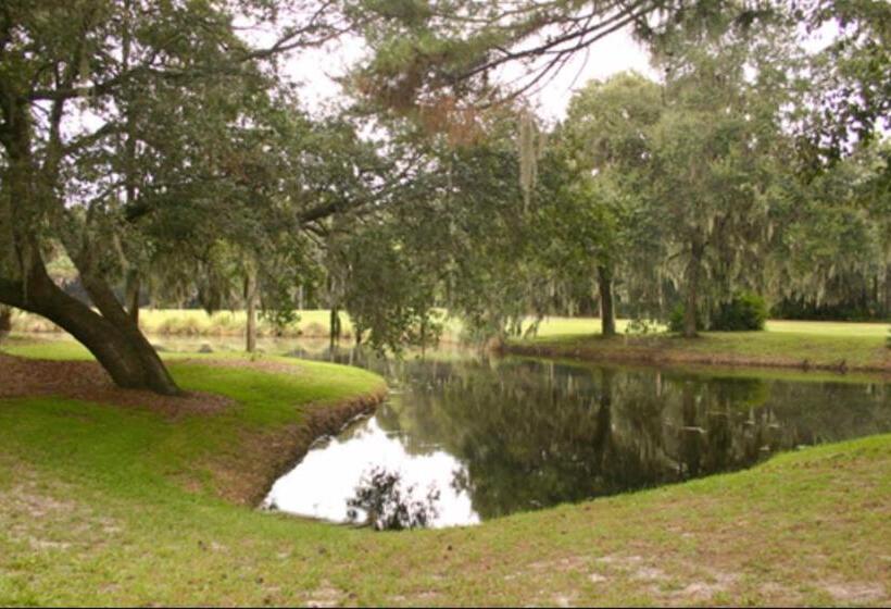 호텔 Evian At Shipyard By Hilton Head Accommodations