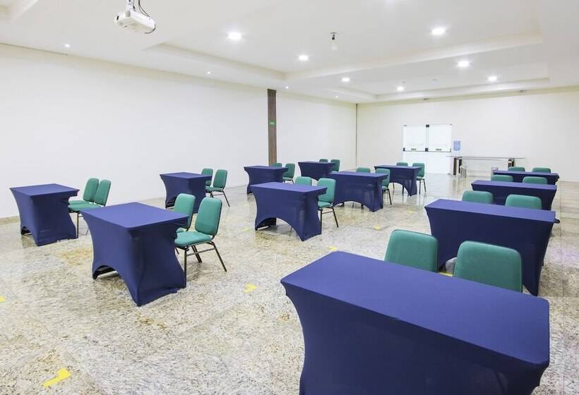 Hotel Golden Park Sorocaba & Convenções   By Nacional Inn