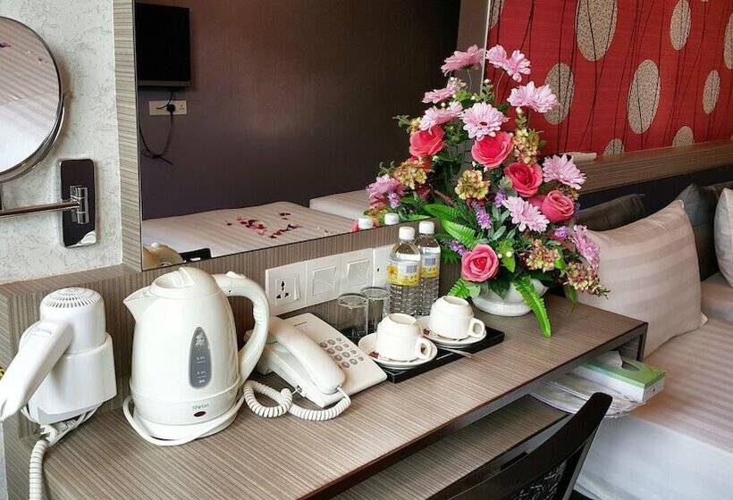 Отель Golden View Nilai