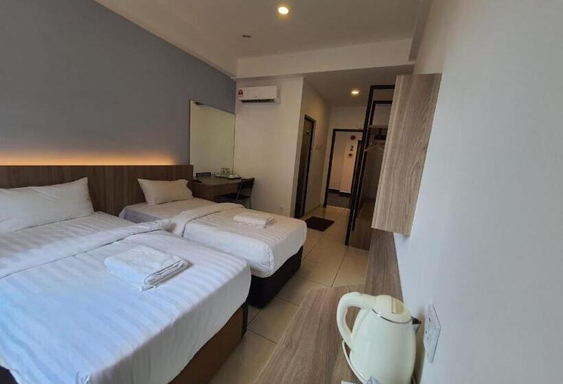 Отель Golden View Nilai