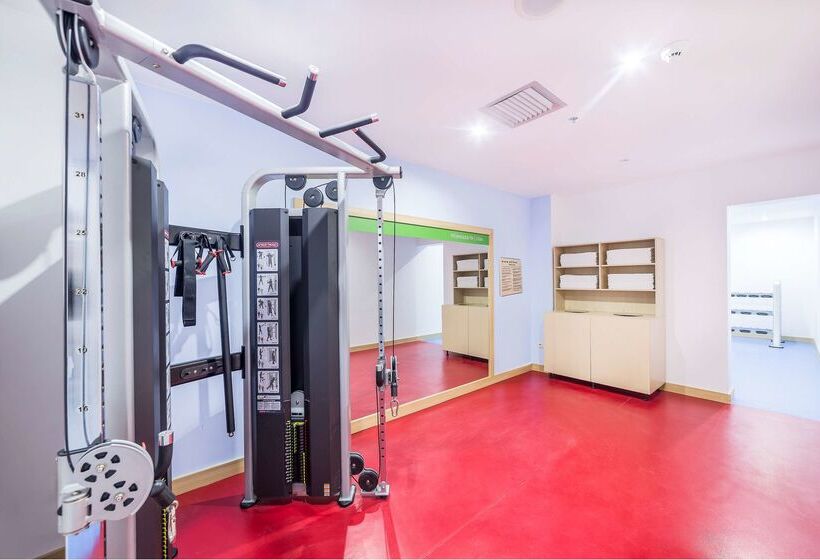 ホテル Hampton By Hilton Iasi