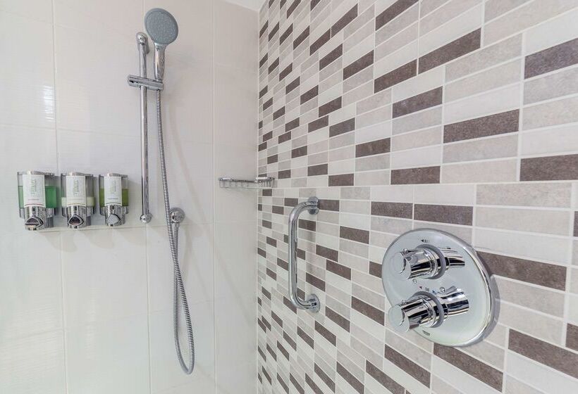 ホテル Hampton By Hilton Iasi