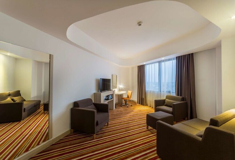 ホテル Hampton By Hilton Iasi