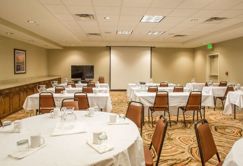 فندق Hampton Inn & Suites Whitefish