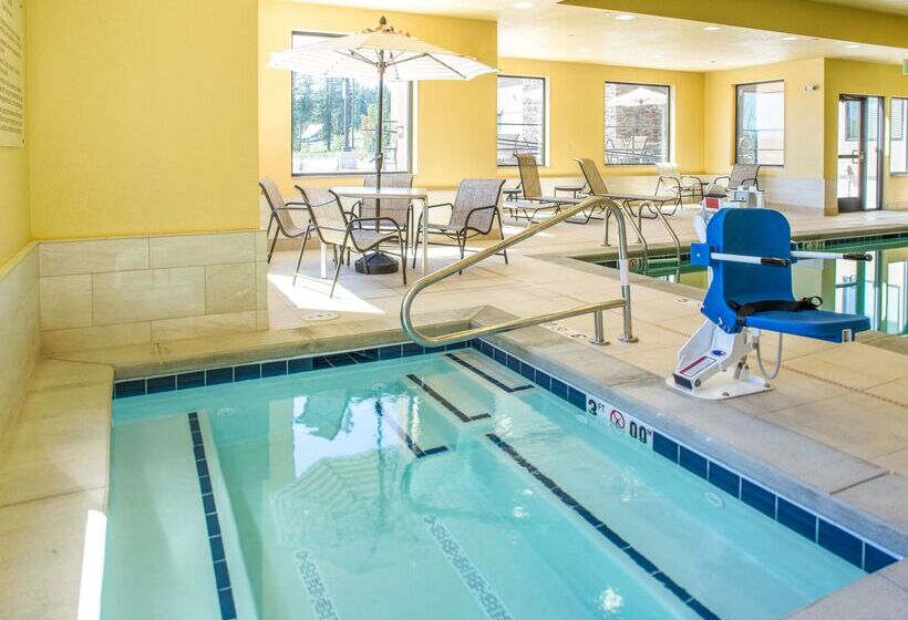 בית מלון כפרי Hampton Inn & Suites Whitefish