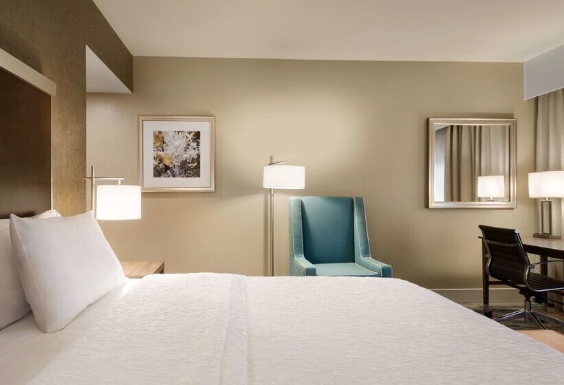 هتل Hampton Inn Elko