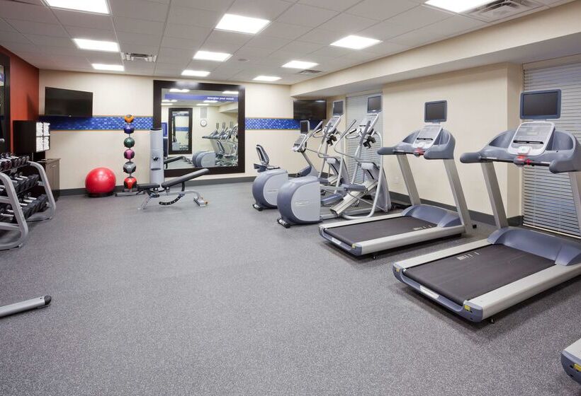 فندق Hampton Inn Minneapolis Roseville