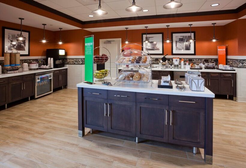 فندق Hampton Inn Minneapolis Roseville