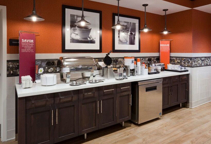 Отель Hampton Inn Minneapolis Roseville