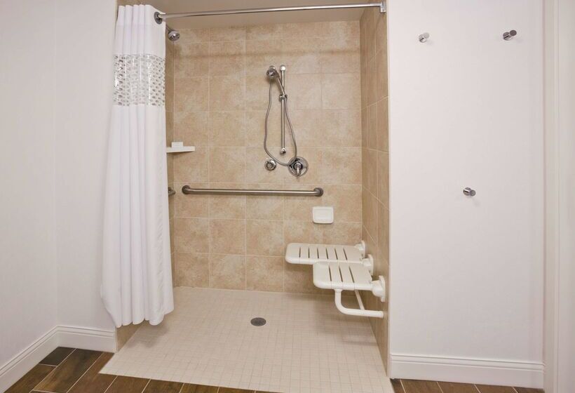 فندق Hampton Inn Minneapolis Roseville