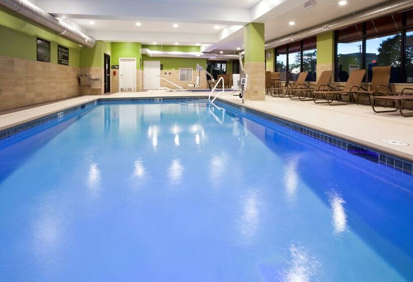 فندق Hampton Inn Minneapolis Roseville