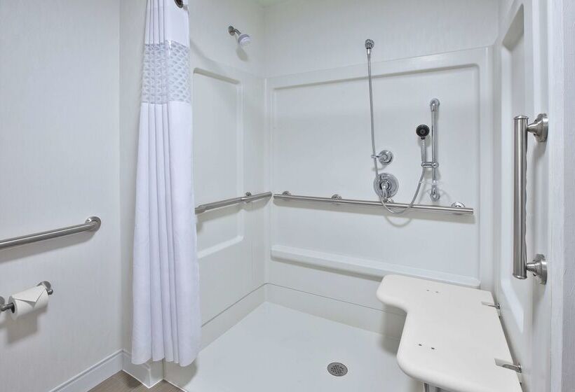 ホテル Hampton Inn & Suites Alliance