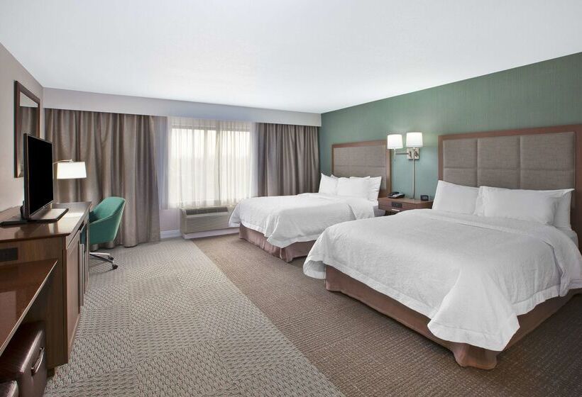 ホテル Hampton Inn & Suites Alliance