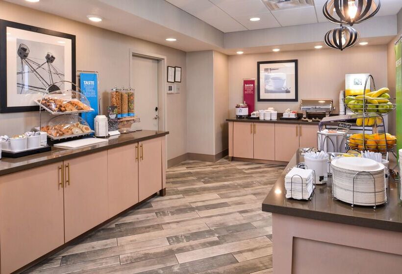 فندق Hampton Inn & Suites Altoonades Moines