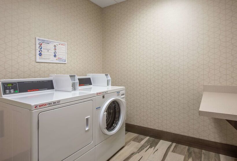 هتل Hampton Inn & Suites Phoenix East Mesa